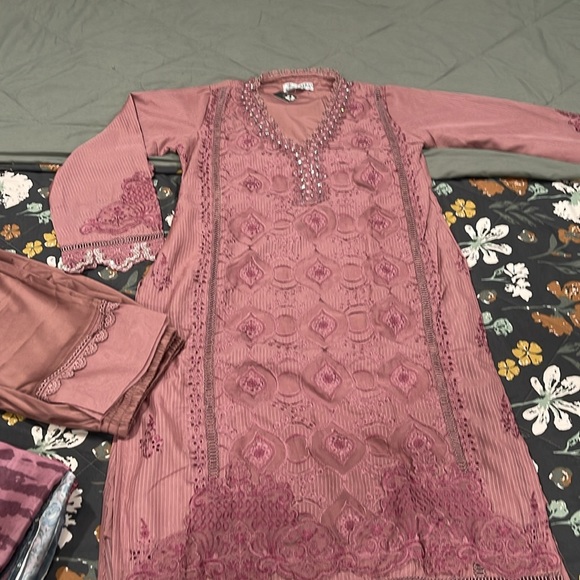 🌹PAKISTANI THREE PIECE SHALWAR KAMEEZ THREE PIECE MARIA B DESIGNER PIECE 🌹 - Picture 2 of 10